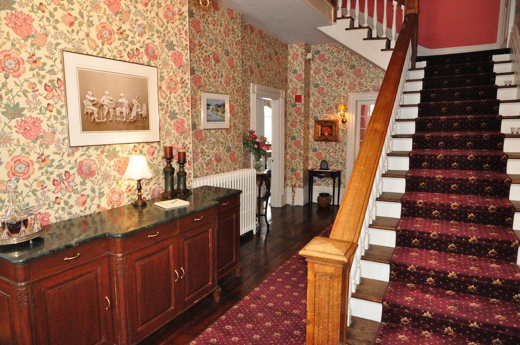 Brockamour Manor Bed And Breakfast Niagara-on-the-Lake Kültér fotó
