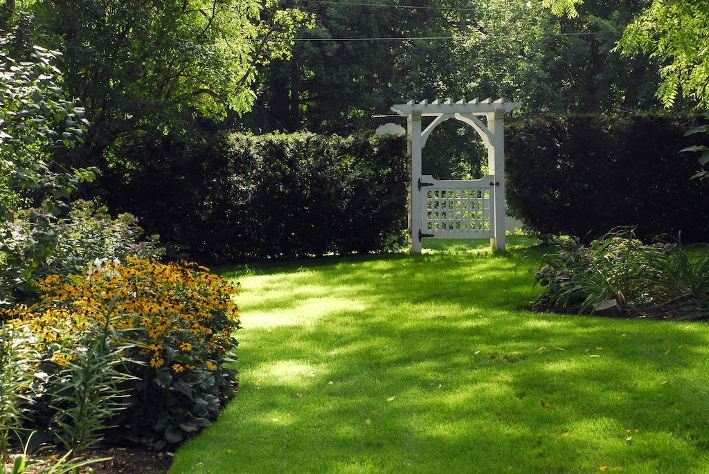 Brockamour Manor Bed And Breakfast Niagara-on-the-Lake Kültér fotó