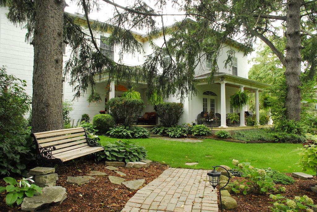 Brockamour Manor Bed And Breakfast Niagara-on-the-Lake Kültér fotó