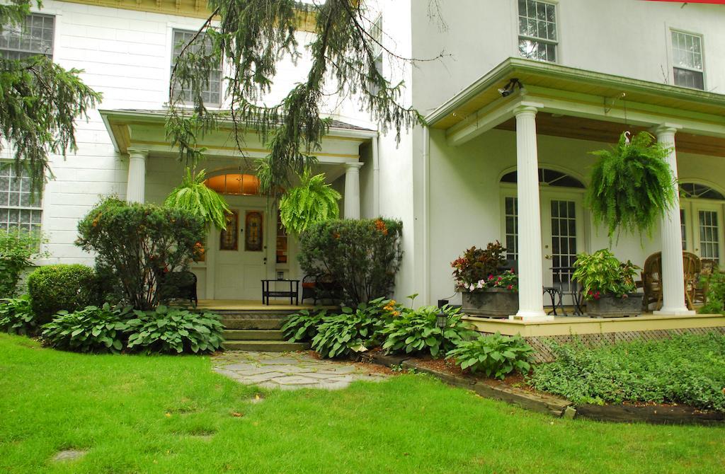 Brockamour Manor Bed And Breakfast Niagara-on-the-Lake Kültér fotó